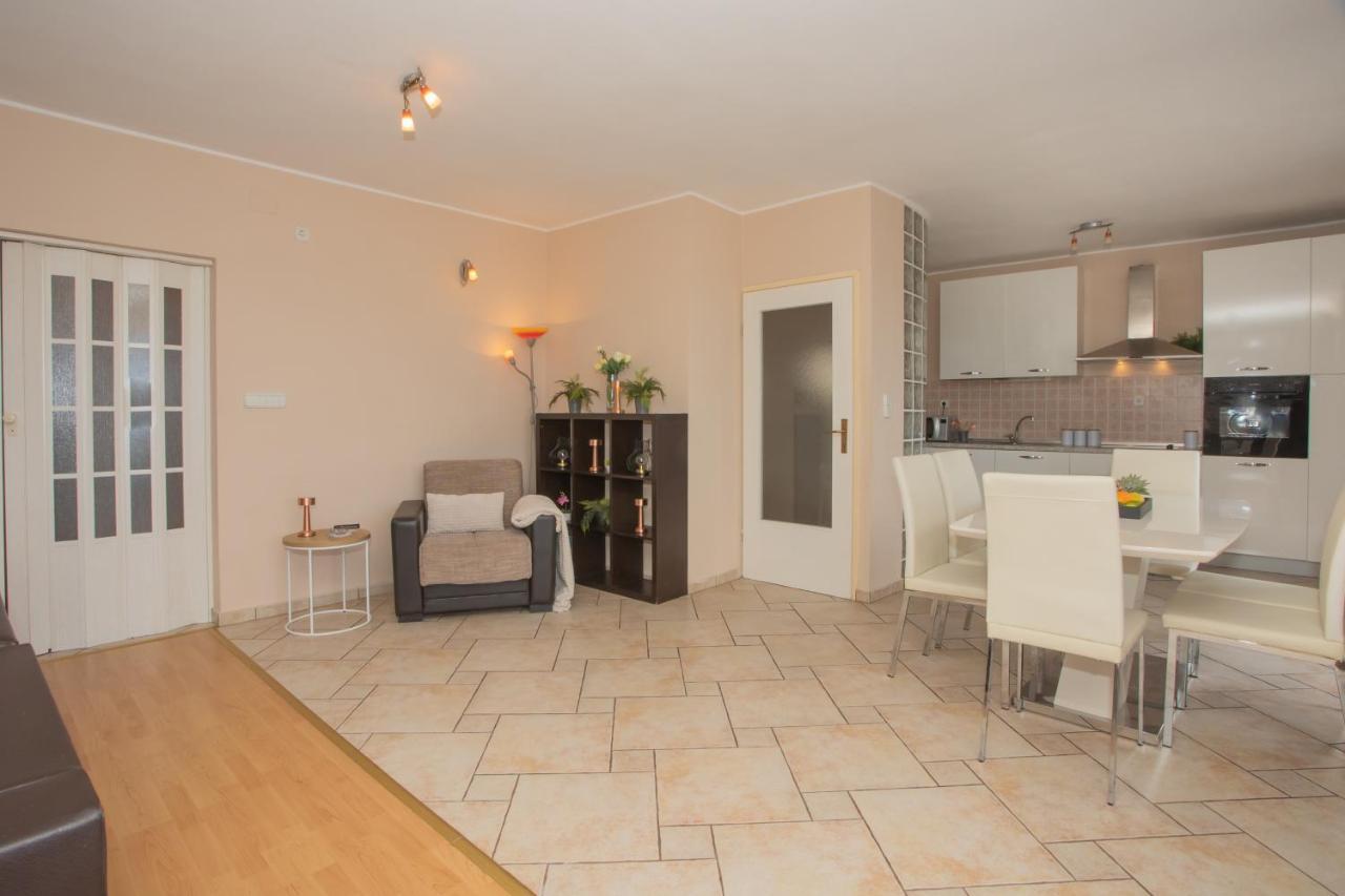 Apartment Mozart Шибеник Екстер'єр фото